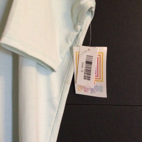 LuLaRoe Solid Light Mint Irma Tunic Tee/Small - Picture 3 of 4